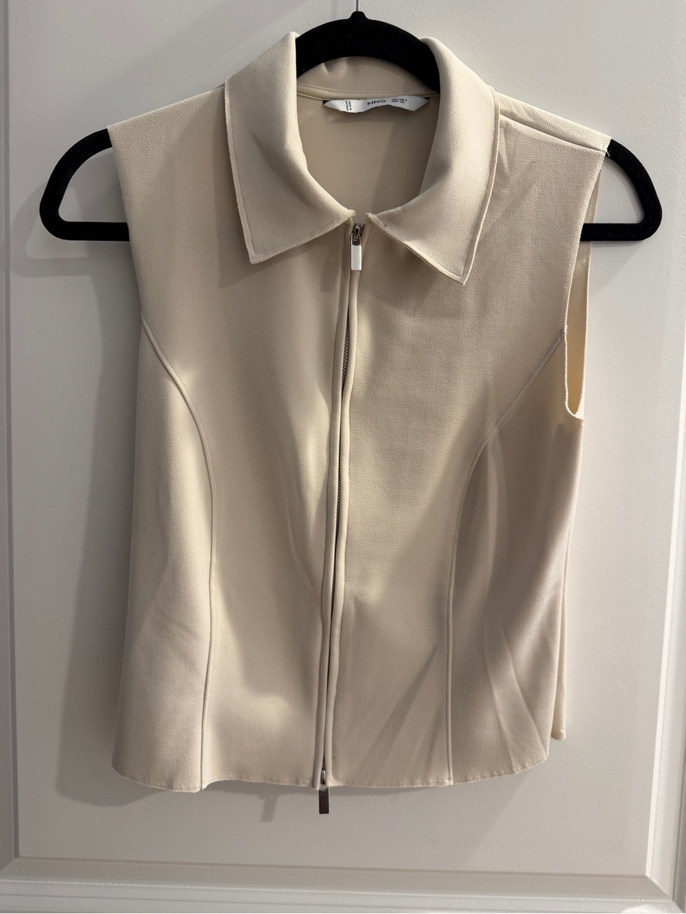Mango Cream Sleeveless Zip-Front Collared Camisole